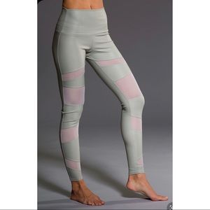 Onzie Hot Yoga High Rise Bondage Legging 280 S/M